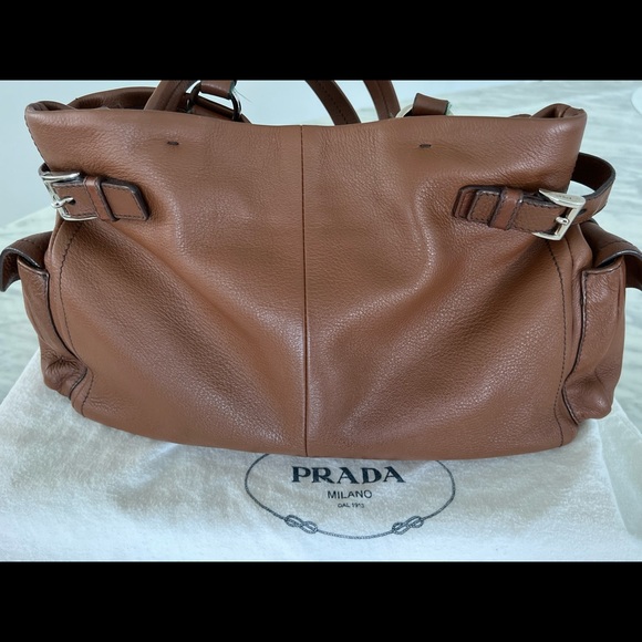 Prada shoulder bag Vitello Daino Buckle with coin purse attachment - Picture 7 of 17